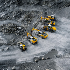Liebherr Earthmoving | Будівельна та землерийна техніка